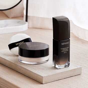 Flawless Satin Moisture Foundation SPF25 - Tekutý hydratační make-up 30 ml